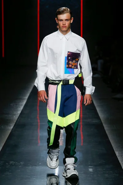 Look 29